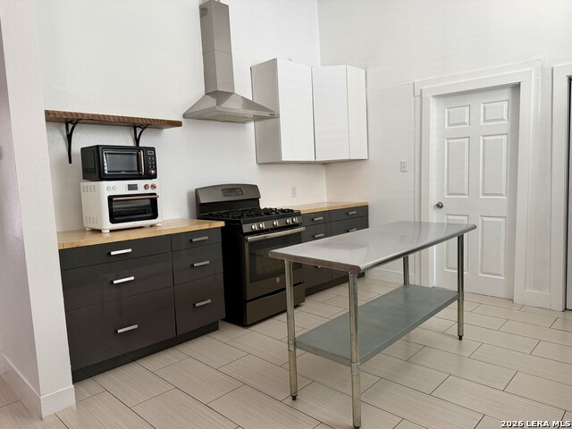 1118 Nolan St Property Photo 9