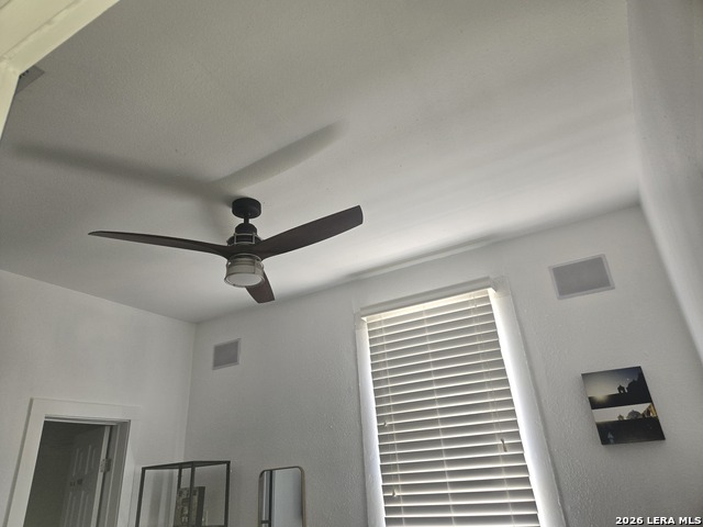1118 Nolan St Property Photo 28