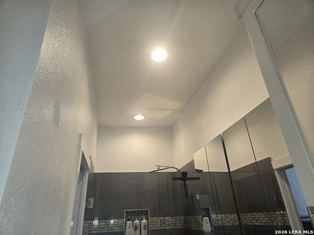 1118 Nolan St Property Photo 34