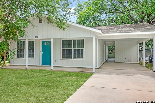 1037 N Guadalupe Property Photo 2
