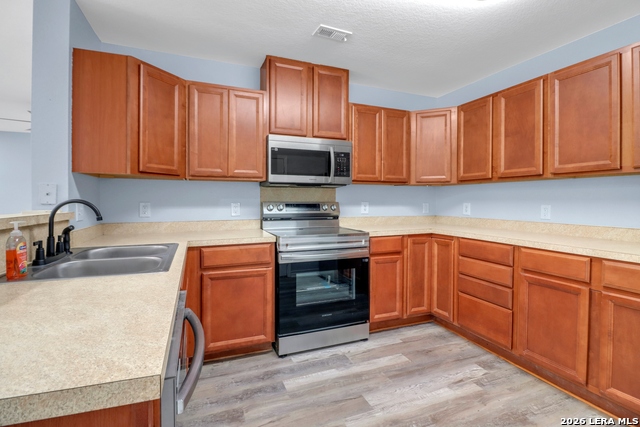 1037 N Guadalupe Property Photo 17