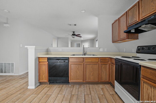 323 Amberdale Oak Property Photo 11