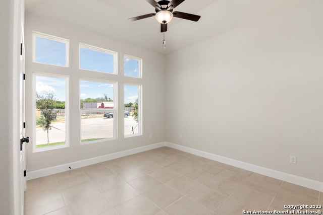 215 Park Circle Property Photo 6