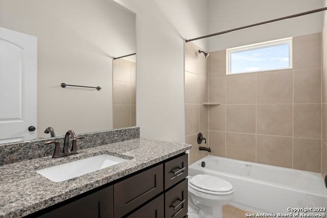 215 Park Circle Property Photo 8