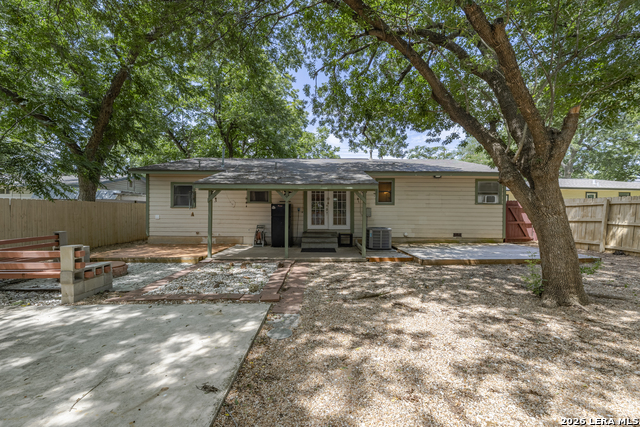 517 Uhland Rd Property Photo 24