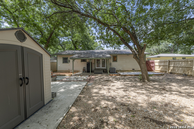 517 Uhland Rd Property Photo 26