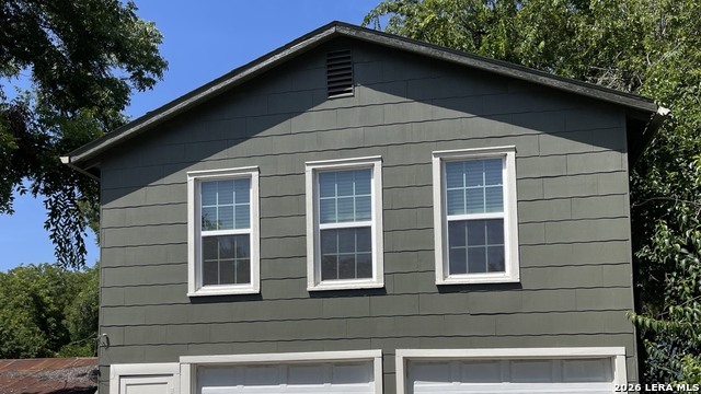 158 N CHESTNUT AVE Property Photo 1