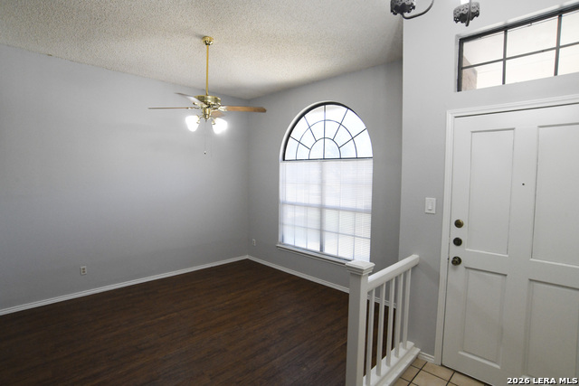 3231 Tree Grove Dr Property Photo 3
