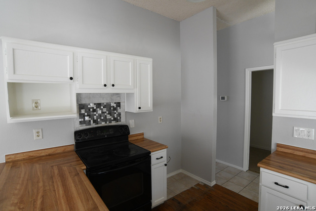 3231 Tree Grove Dr Property Photo 6