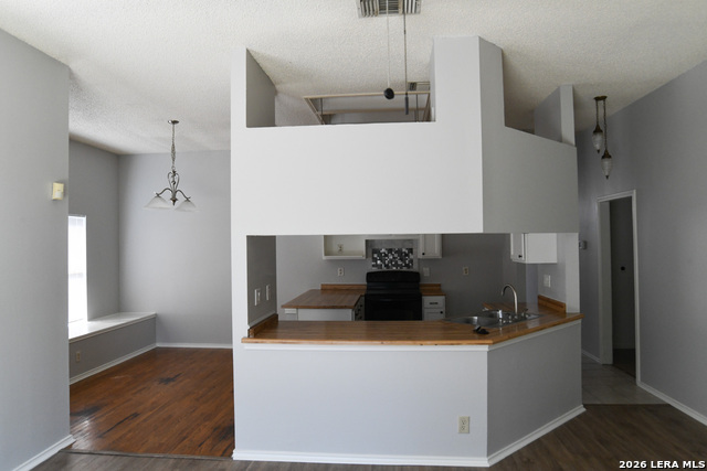 3231 Tree Grove Dr Property Photo 8
