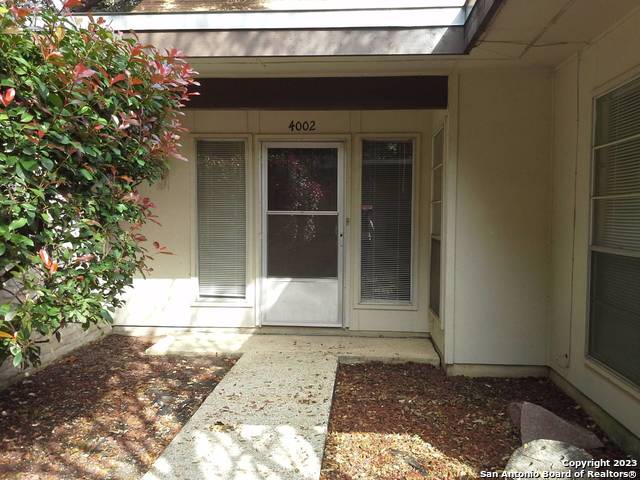 4002 Glenrock Dr Property Photo 2