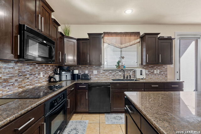 4234 Woodbridge Way Property Photo 13