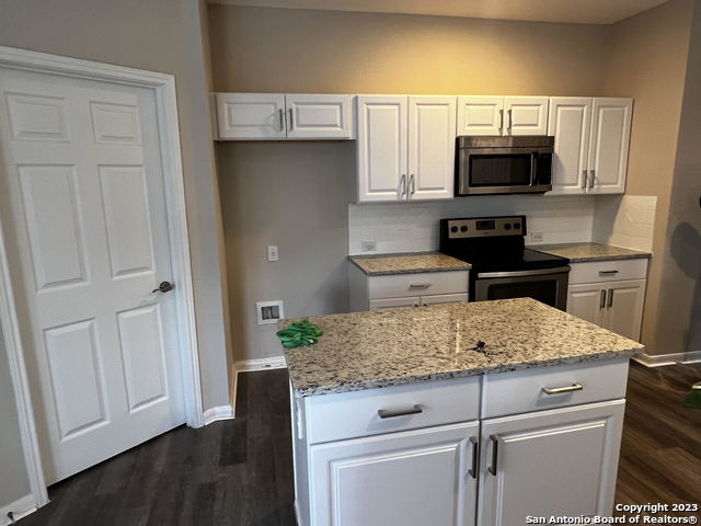 6035 Hart Field Property Photo 11