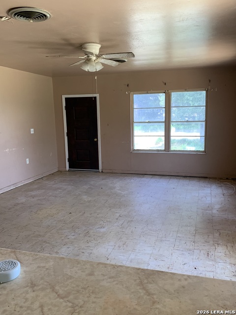 103 S 12th Property Photo 3