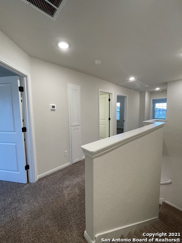 2207 Lynwood Bnd Property Photo 12