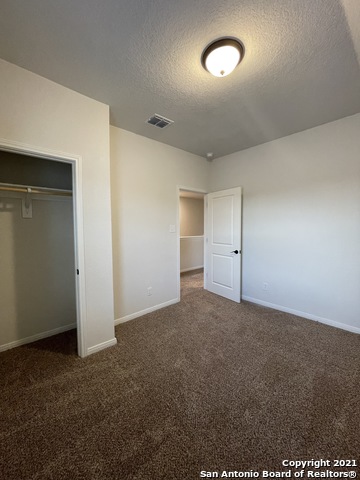 2207 Lynwood Bnd Property Photo 24