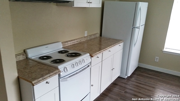 516 Bexar Dr Property Photo 2