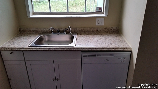 516 Bexar Dr Property Photo 3