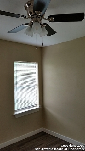 516 Bexar Dr Property Photo 6