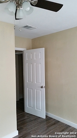 516 Bexar Dr Property Photo 7