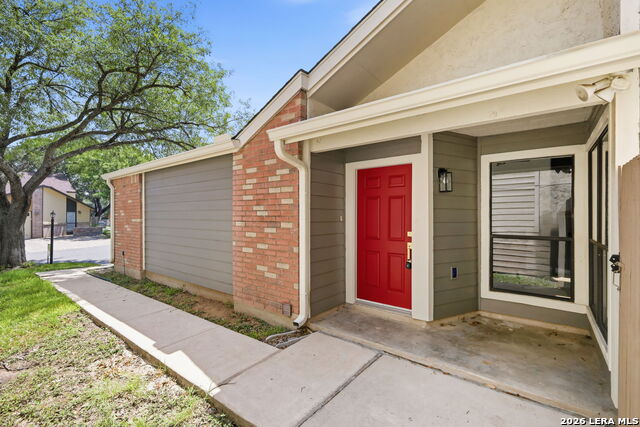 1407 Brook Mdw Property Photo 3