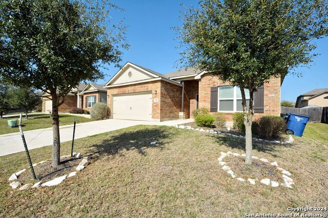 140 Fabarm Ln Property Photo 2