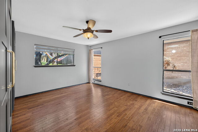 1911 Woodseer St Property Photo 13