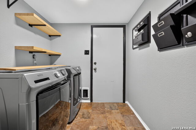 1911 Woodseer St Property Photo 17