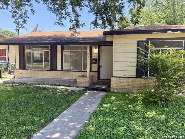 231 W Jewell Property Photo 3
