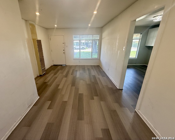 231 W Jewell Property Photo 7