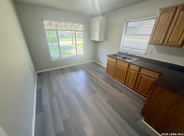 231 W Jewell Property Photo 11