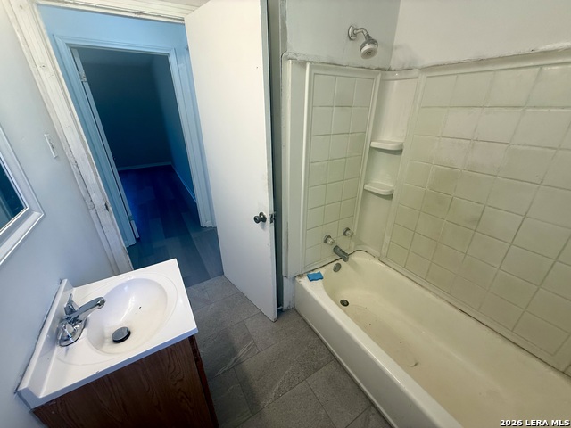 231 W Jewell Property Photo 15