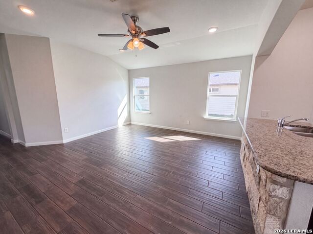 955 Pumpkin Rdg Property Photo 3
