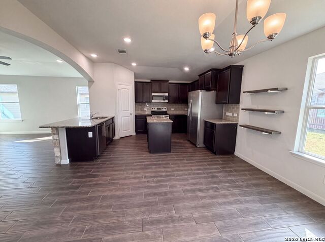 955 Pumpkin Rdg Property Photo 7