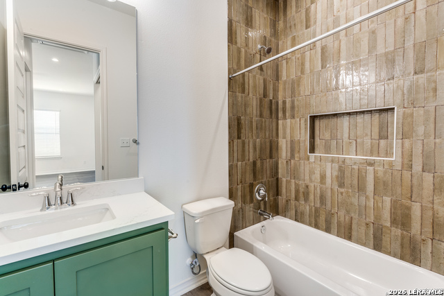 142 Porter St Property Photo 4