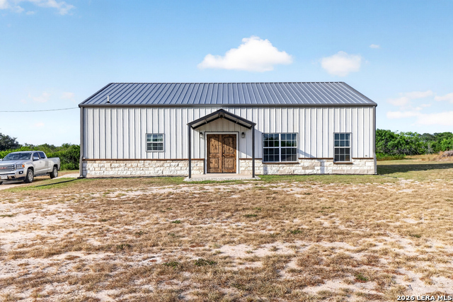 185 Pr 7460 Property Photo 1