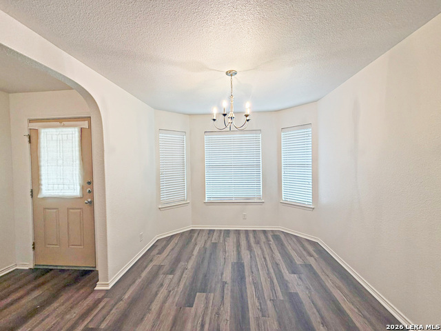 3949 Wensledale Dr Property Photo 4