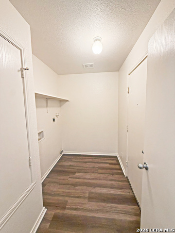 3949 Wensledale Dr Property Photo 8