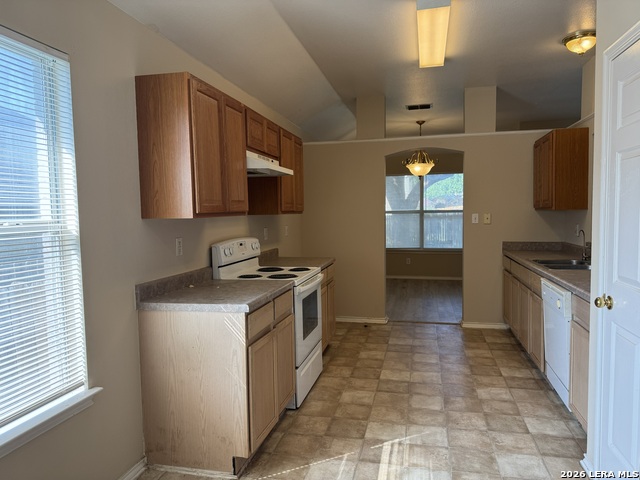 2805 Berry Way Property Photo 8