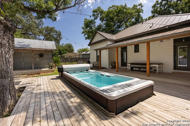 504 6th Property Photo 37
