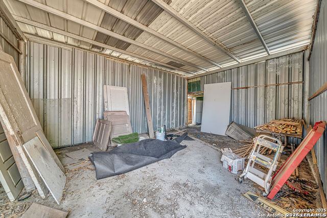 115 W Highland Blvd Property Photo 17