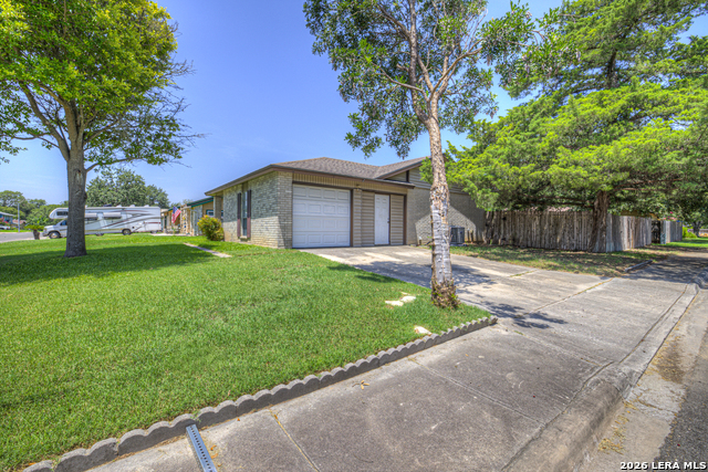 825 Pecan Dr Property Photo 3