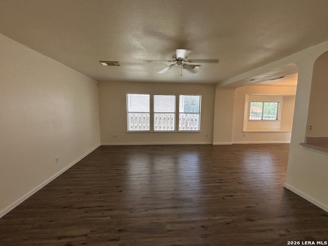 8214 Chestnut Manor Dr Property Photo 3