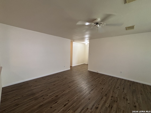 8214 Chestnut Manor Dr Property Photo 5