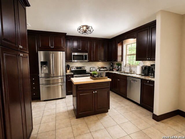 103 Misty Bnd Property Photo 8
