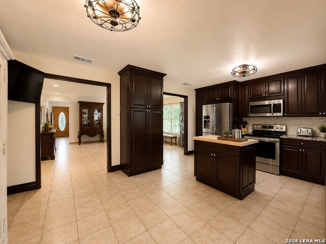 103 Misty Bnd Property Photo 10