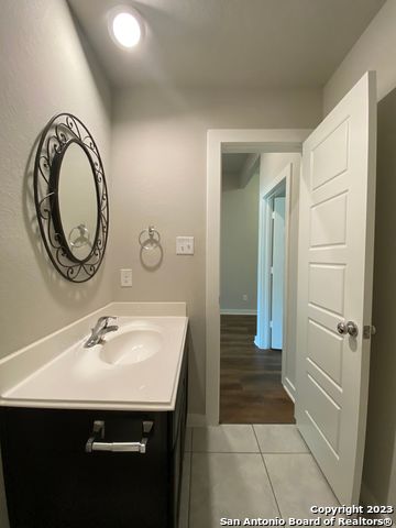 6015 Akin Stroll Property Photo 8