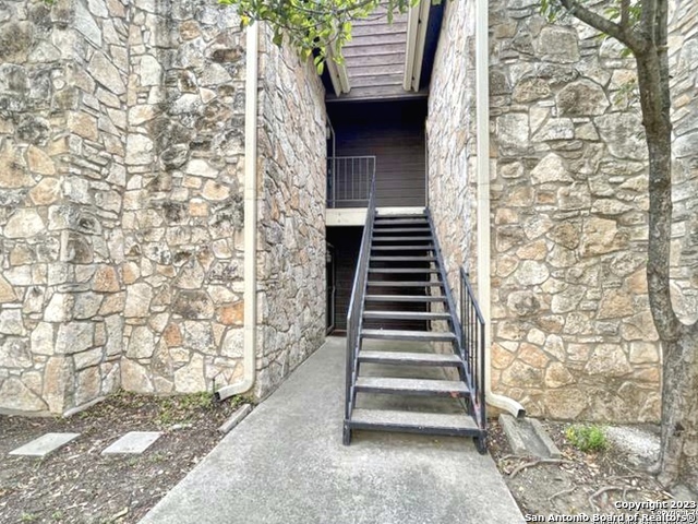 11520 Huebner Rd Property Photo 2