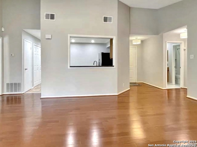 11520 Huebner Rd Property Photo 6