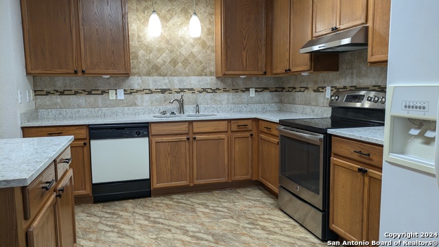 5015 Viking Coral Property Photo 8